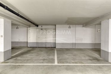 Appartement de près de 210 m2 - 6 pièces / 4 chambres - 2 salle de bains + 3 toilettes/lavabo - Résidence avec piscine chauffée et sauna - Parking double en sous-sol