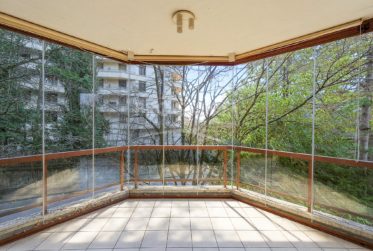 Appartement de près de 210 m2 - 6 pièces / 4 chambres - 2 salle de bains + 3 toilettes/lavabo - Résidence avec piscine chauffée et sauna - Parking double en sous-sol