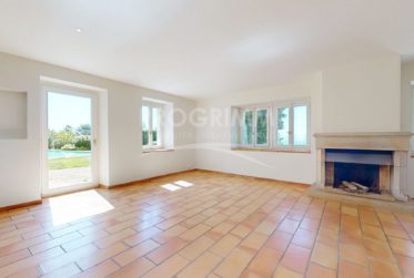 Villa 7 pièces - 4 chambres - Piscine - Sauna - Terrain de 700 m2