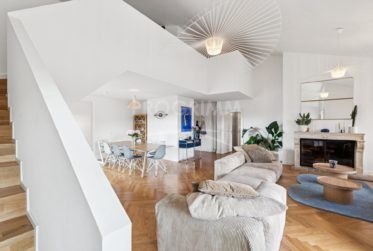 Exclusivité - Magnifique appartement de 4 chambres + 1 bureau - 3 parkings - Ascenseur