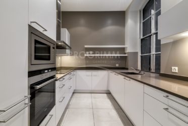 Appartement vieille-ville - 7,5 pièces - place de parking - cave