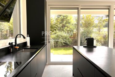 Vesenaz - rez de jardin meublé - 3 chambres - 1 pkg sous-sol - Terrain de 300m2