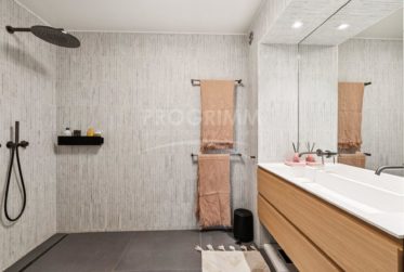 Exclusivité - Magnifique appartement de 4 chambres + 1 bureau - 3 parkings - Ascenseur