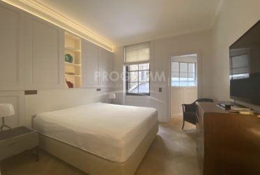 Exclusivité - Magnifique et rare appartement meublé - Place Bourg de Four + Prkg