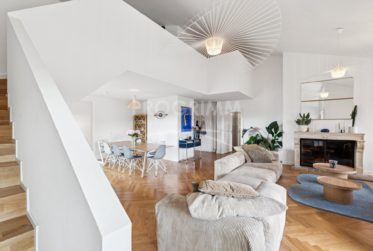 Magnifique appartement de 4 chambres + 1 bureau - 3 parkings - Ascenseur