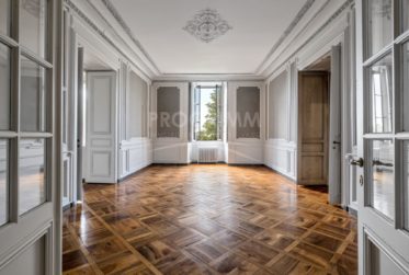 Appartement vieille-ville - 7,5 pièces - place de parking - cave