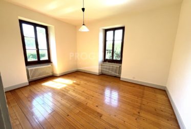 Exclusivité - Maison villageoise en pleine campagne - Cheminée - 4 Chambres - 2 salles de bain - DISPO DE SUITE