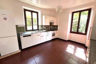 Exclusivité - Maison villageoise en pleine campagne - Cheminée - 4 Chambres - 2 salles de bain - DISPO DE SUITE