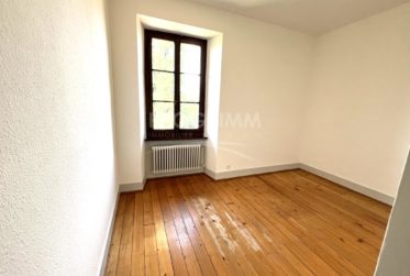 Exclusivité - Maison villageoise en pleine campagne - Cheminée - 4 Chambres - 2 salles de bain - DISPO DE SUITE
